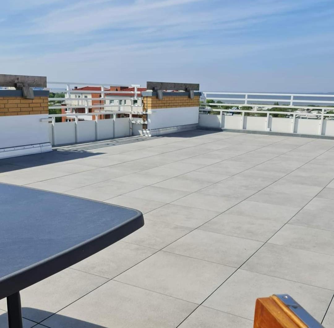 Strandloft Cuxhaven Im Haus Frauenpreiss Sahlenburg - Strandnah - 2 Hunde Willkommen -Schwimmbad - Sauna - Direkt Am Wald - Dachterrasse Mit Blick Nach Neuwerk 外观 照片